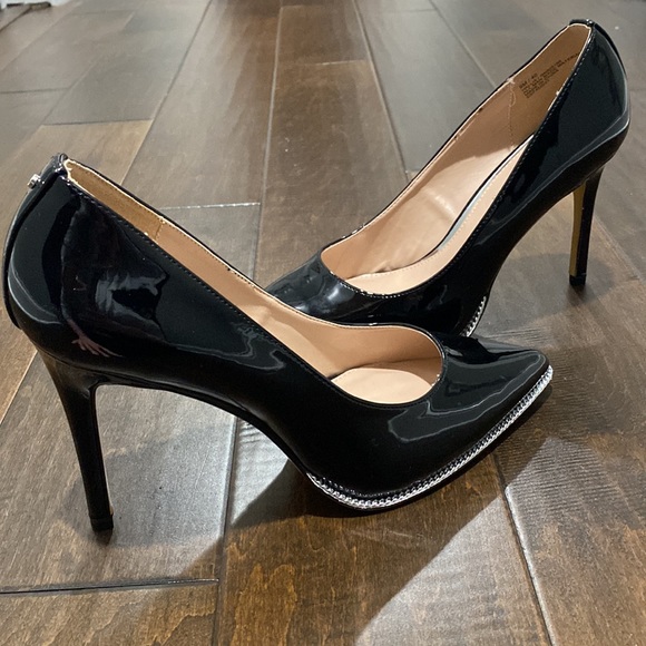 BCBGeneration Shoes - BCBGeneration Hallix pump size 9